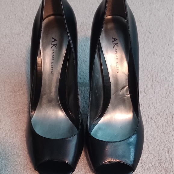 Anne Klein black peep-toe heels (7.5) - Picture 1 of 7